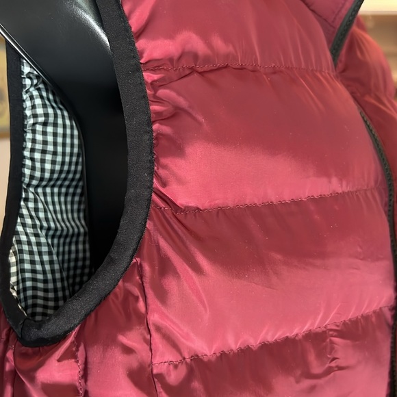 Sleeveless Vest | Large (feels like a Medium) | Unisex | Maroon - Picture 8 of 12